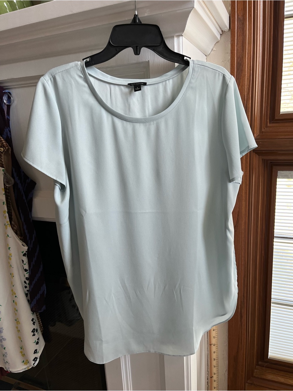 Ann Taylor Pale Sea Foam Green Short Sleeve Blouse